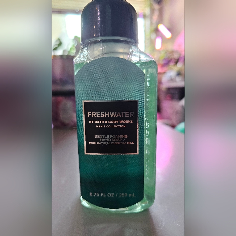 Freshwater foaming hand soap